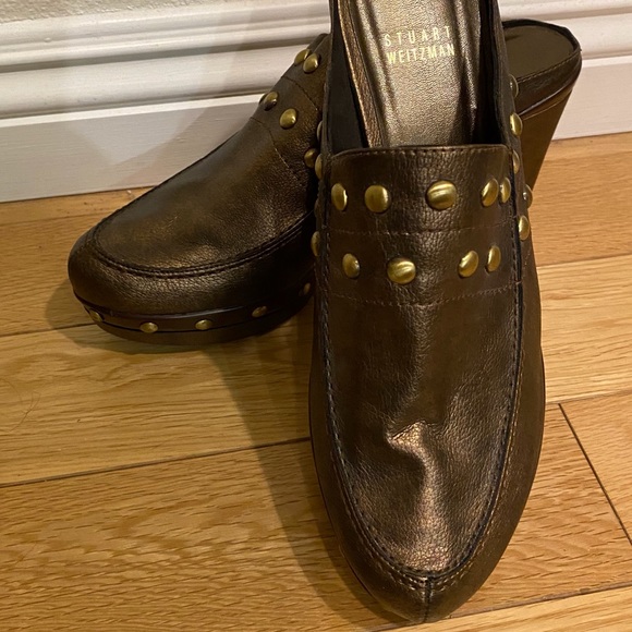Stuart Weitzman Mule/Clog 8 1/2 Brown/Gold Spain - Picture 2 of 4